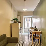 Trastevere San Cosimato Vintage * روما